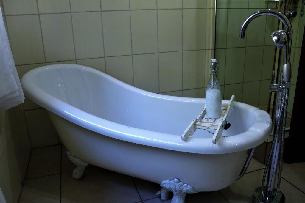 Moonriver Guesthouse Апингтон Экстерьер фото