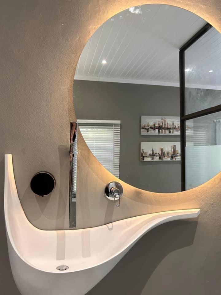 Moonriver Guesthouse Апингтон Экстерьер фото